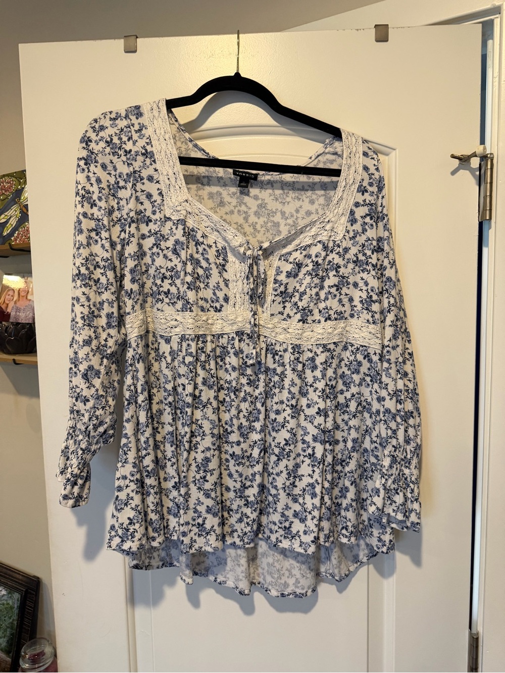 torrid Blue and Cream Floral Lace-Trim Tunic Top